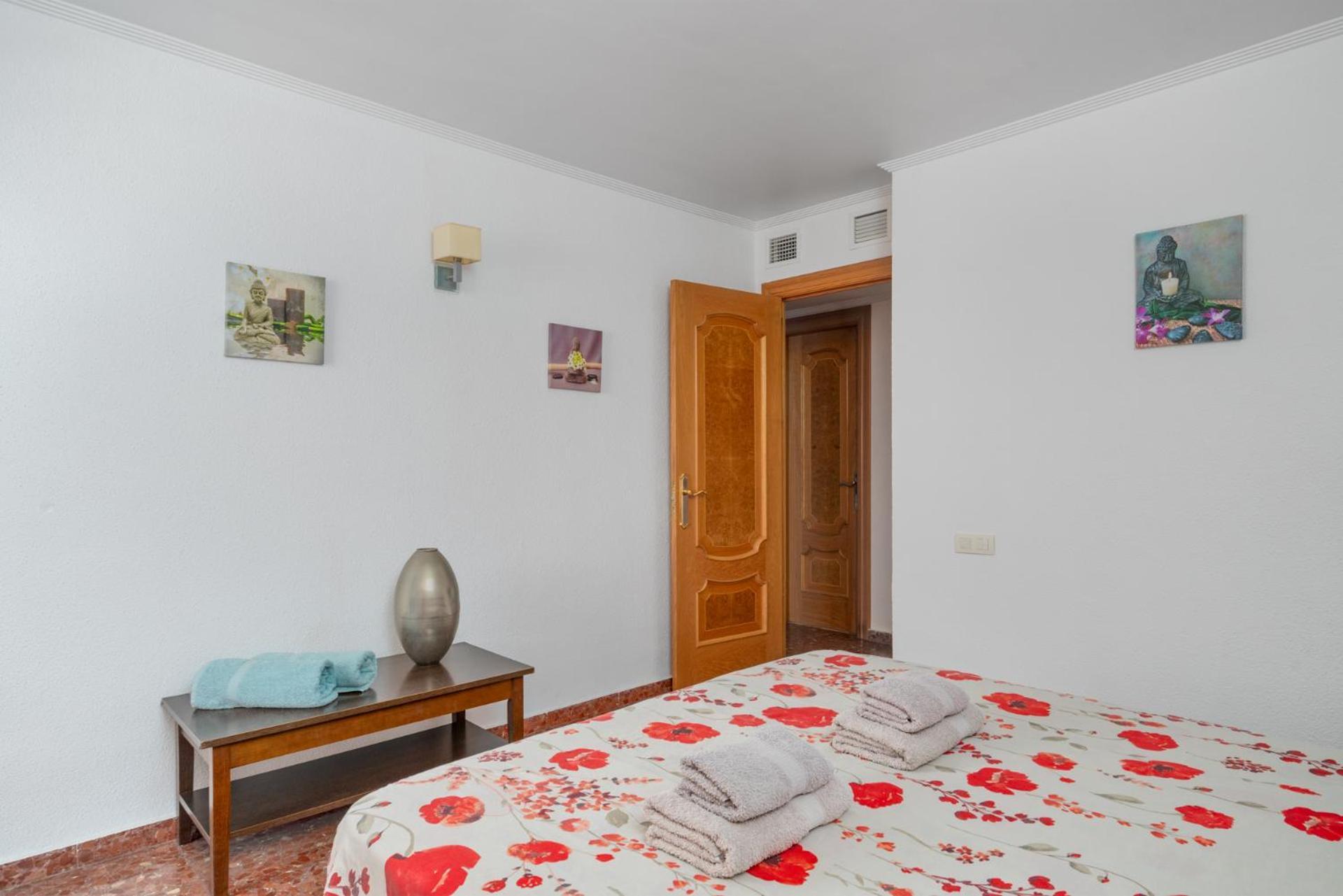 Beachfront, Two Bed- & Bathrooms, Private Parking ฟูเอนฮิโรลา ภายนอก รูปภาพ