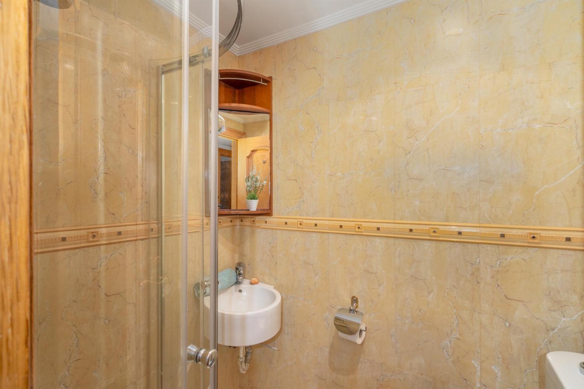 Beachfront, Two Bed- & Bathrooms, Private Parking ฟูเอนฮิโรลา ภายนอก รูปภาพ